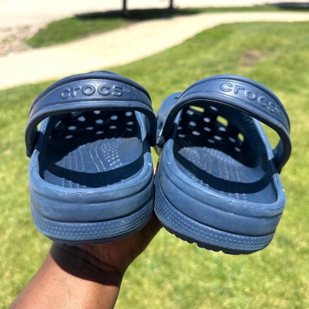 Crocs Adult Classic Clogs Unisex Size Men's 10-11 Women's 12-14 Navy Blue Shoe